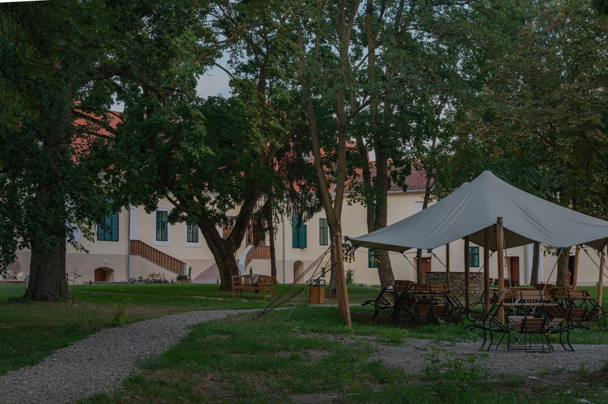 Ugron Castle Fiatfalva Székelykeresztúr Kültér fotó