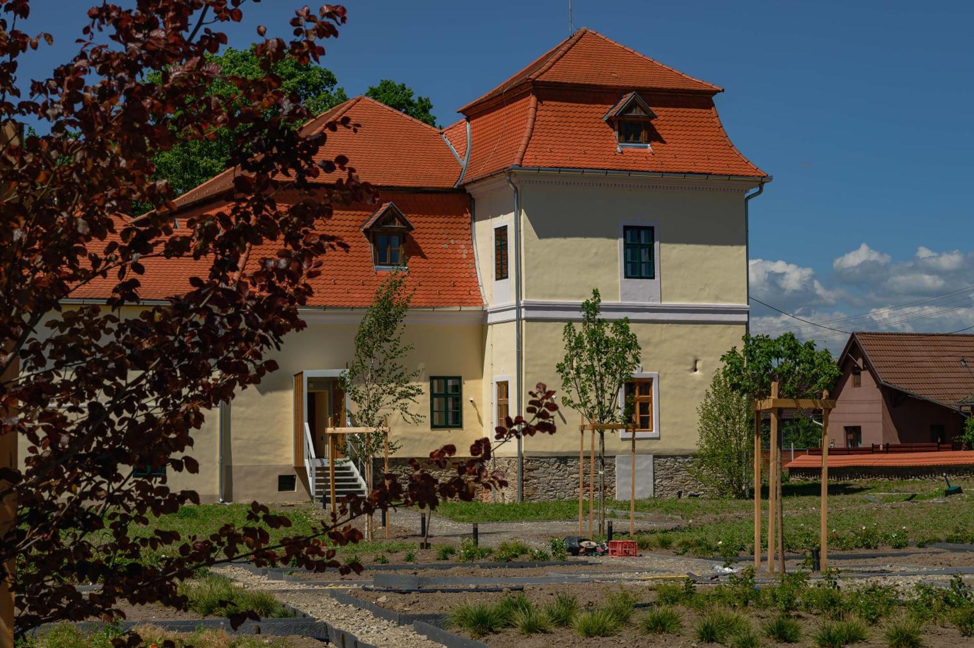 Ugron Castle Fiatfalva Székelykeresztúr Kültér fotó
